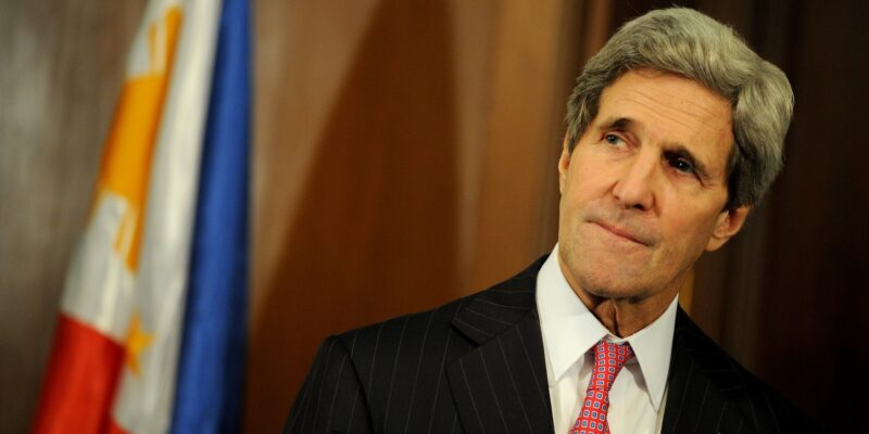 Kerry Praises Tillerson as Secretary of State