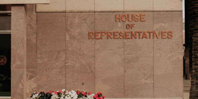 Bipartisan Support Pushes Arizona's Anti-Deed Fraud Legislation